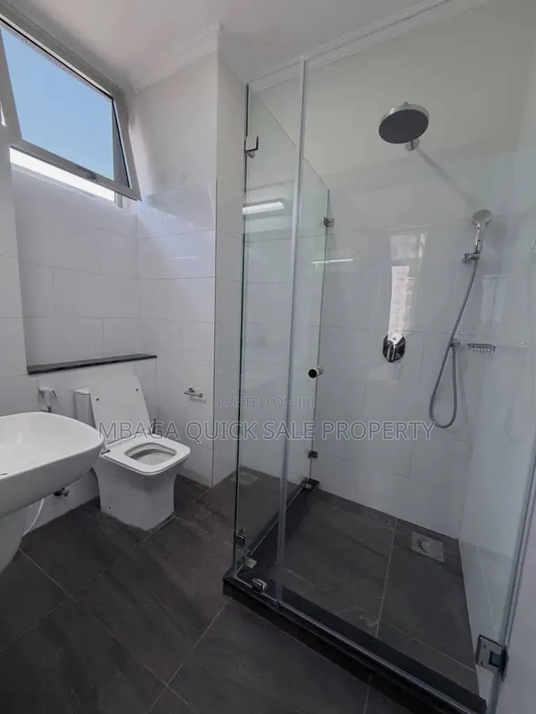 Furnished 3bdrm Apartment in Upanga East for sale