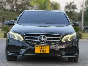 Mercedes-Benz E-Class 2015 Black