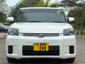 Toyota Corolla Rumion 2010 White