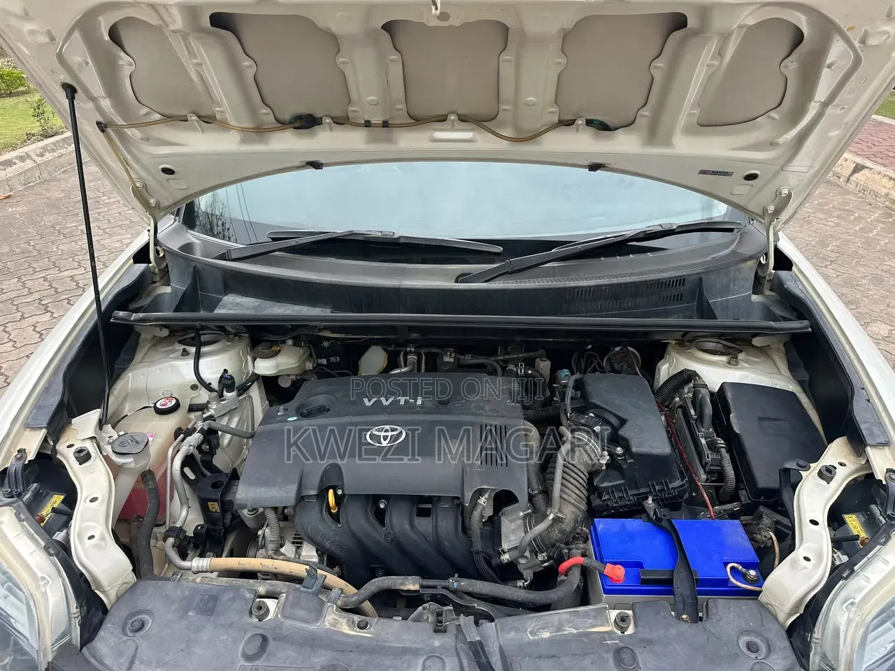 Toyota Corolla Rumion 2010 White