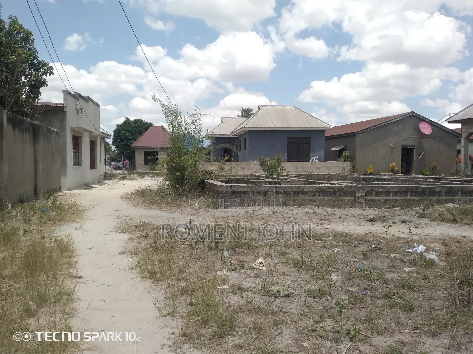 Eneo Sqmita 300+msingi, Linauzwa Milioni 13 Majohe Chuo Rada.