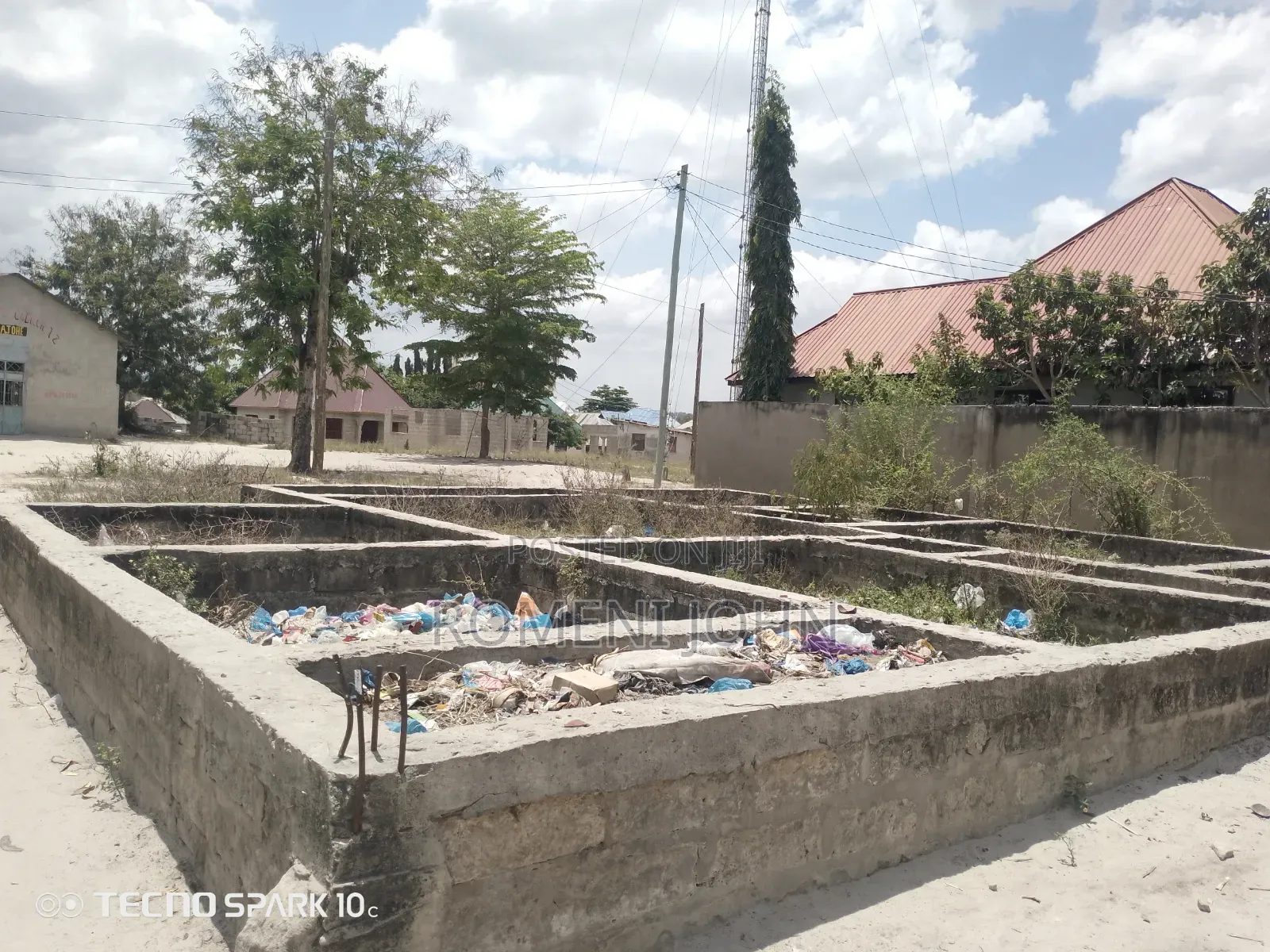Eneo Sqmita 300+msingi, Linauzwa Milioni 13 Majohe Chuo Rada.