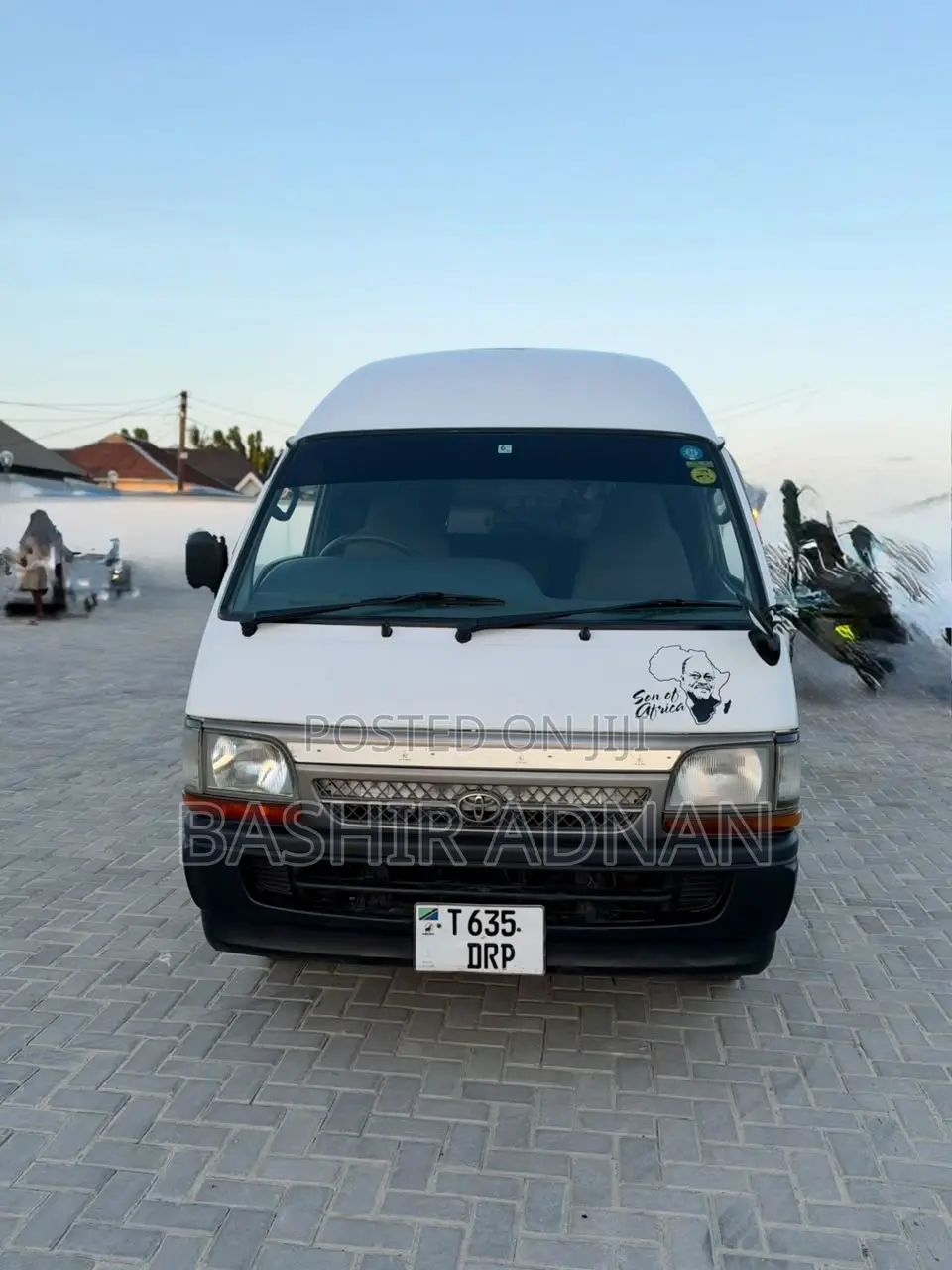 Toyota HiAce 2001 White