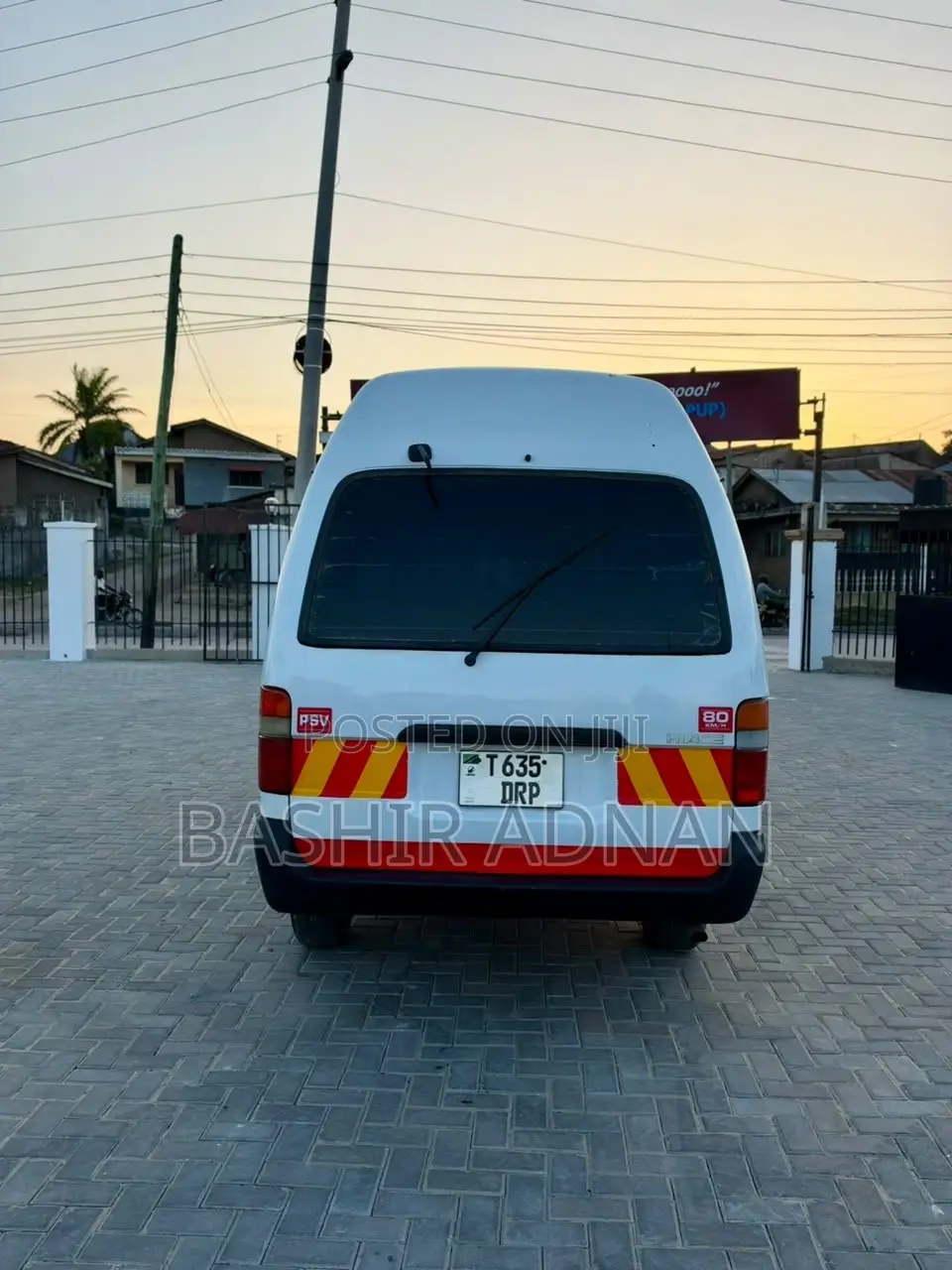 Toyota HiAce 2001 White