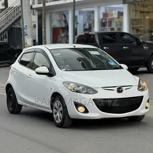 Mazda Demio 2013 Pearl