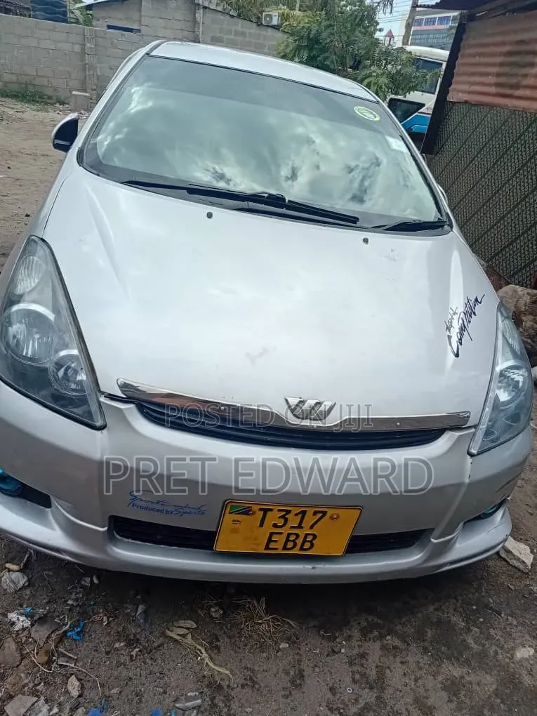 Toyota Wish 2005 Silver
