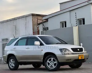 Toyota Harrier 2002 White