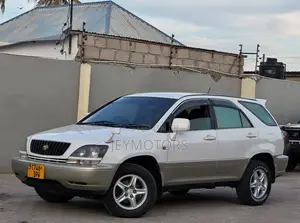 Toyota Harrier 2002 White