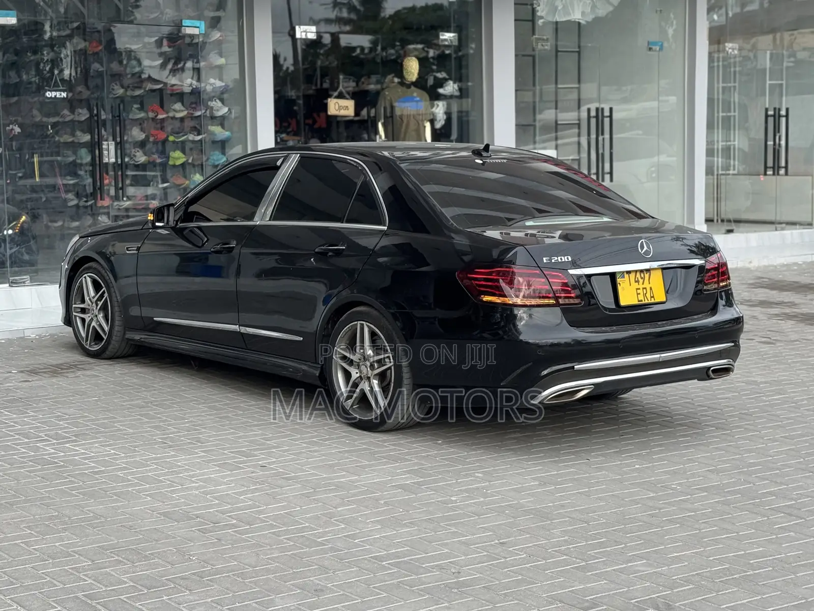 Mercedes-Benz E200 2015 Black