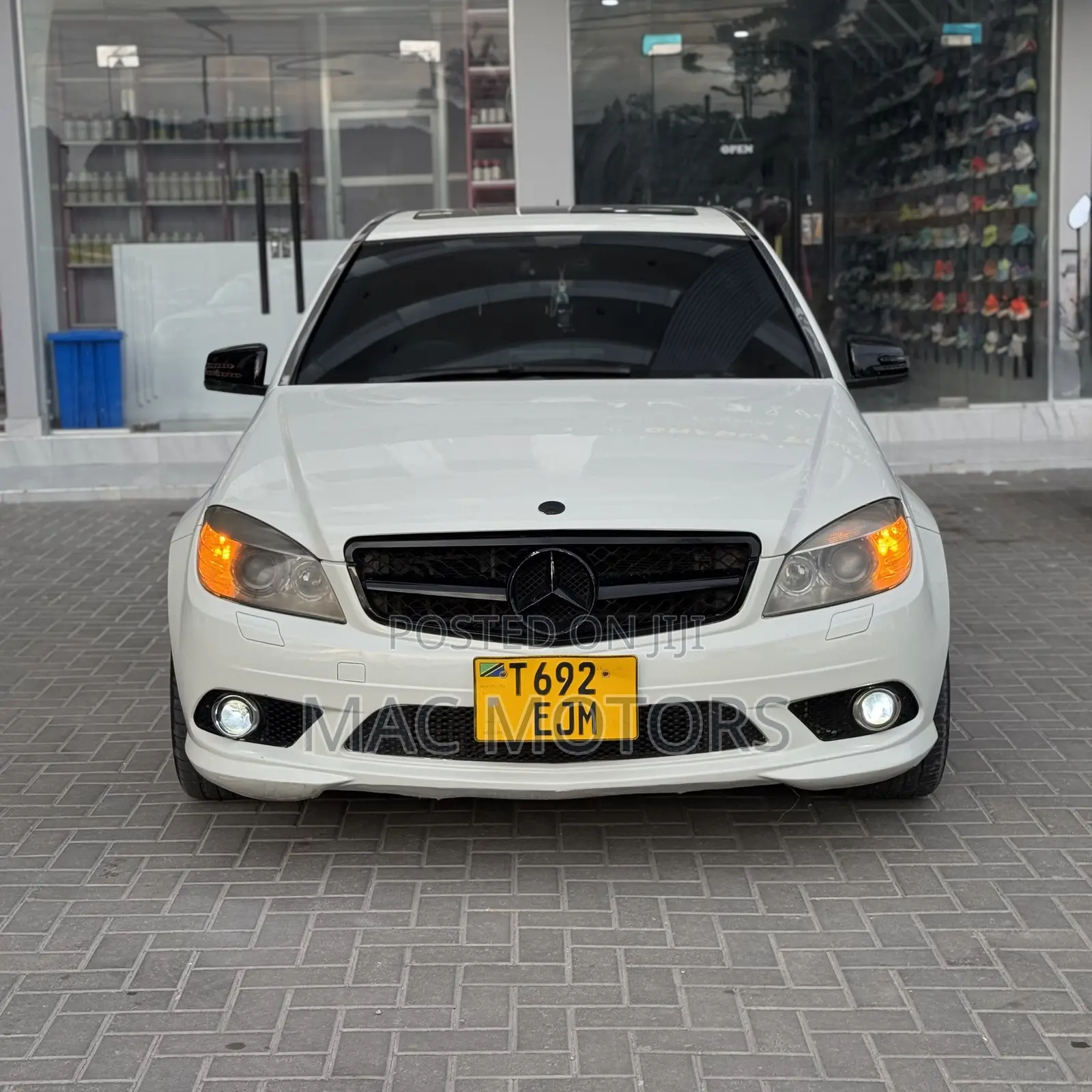 Mercedes-Benz C200 2010 White