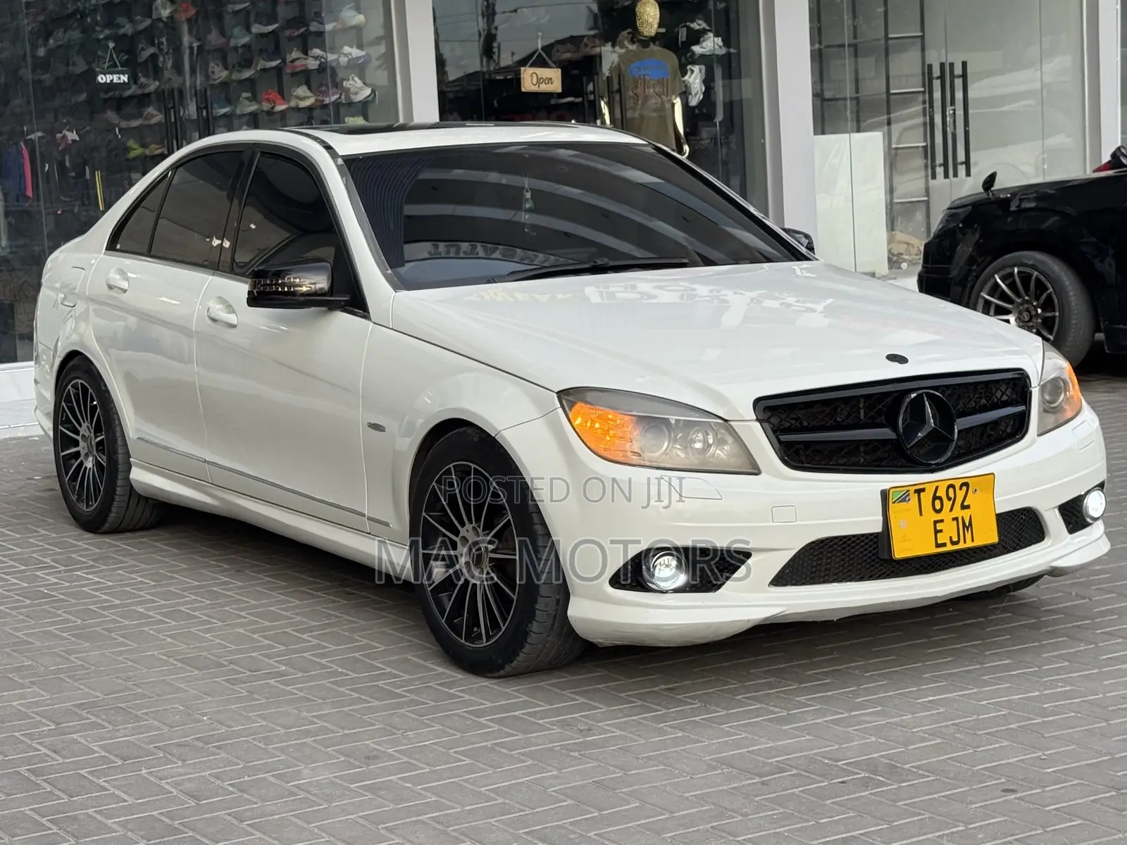 Mercedes-Benz C200 2010 White