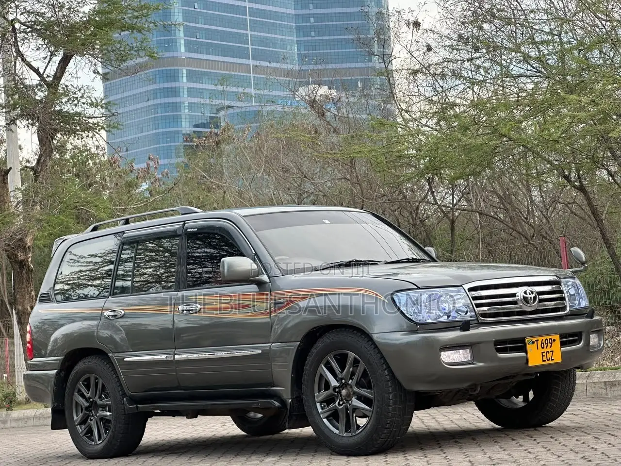 Toyota Land Cruiser 90 Automatic 2000 Gray