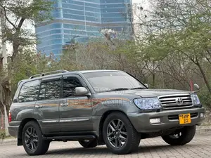 Toyota Land Cruiser 90 Automatic 2000 Gray
