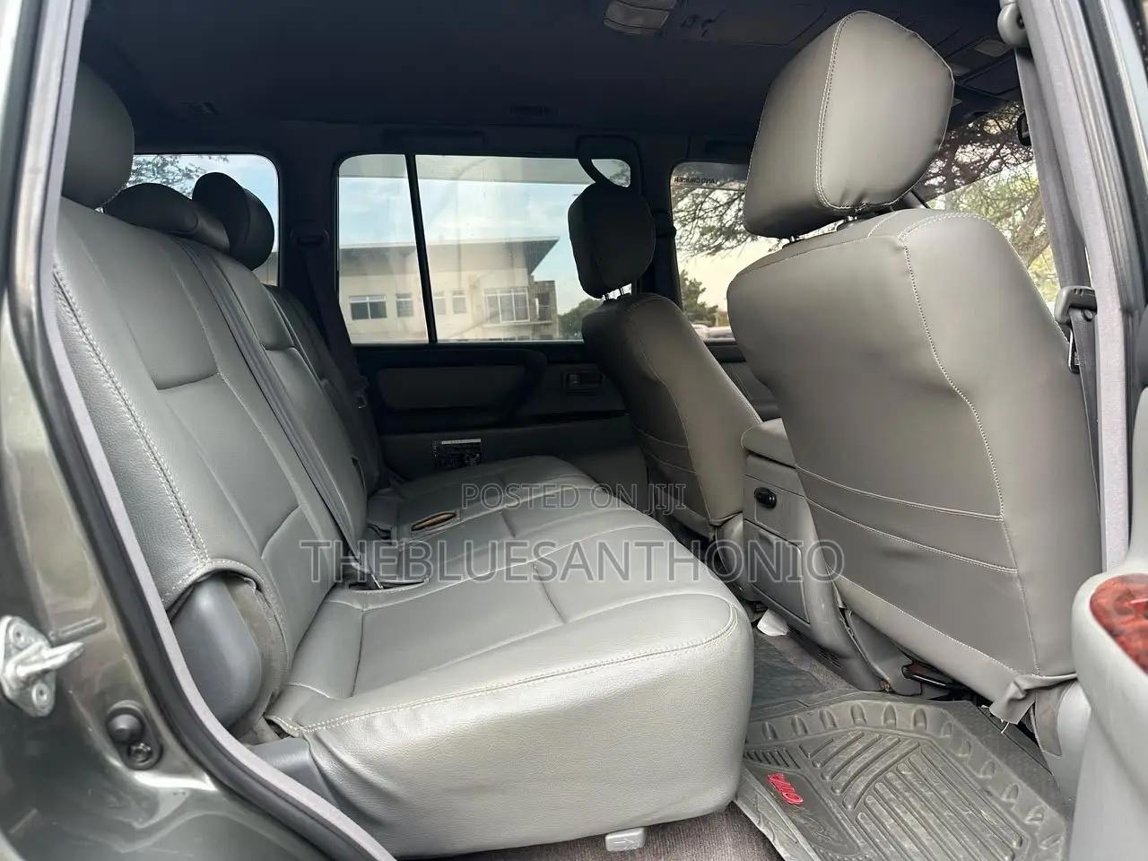 Toyota Land Cruiser 90 Automatic 2000 Gray