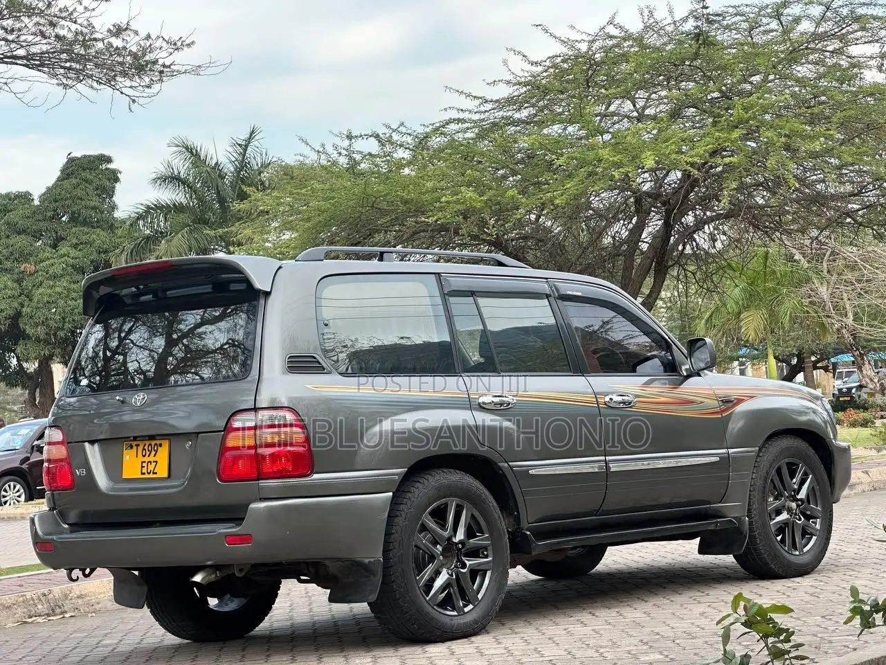 Toyota Land Cruiser 90 Automatic 2000 Gray
