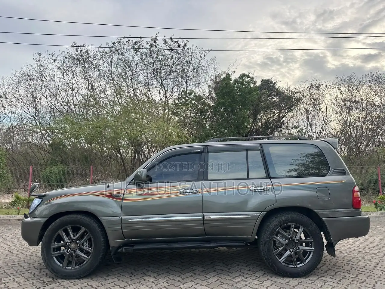 Toyota Land Cruiser 90 Automatic 2000 Gray