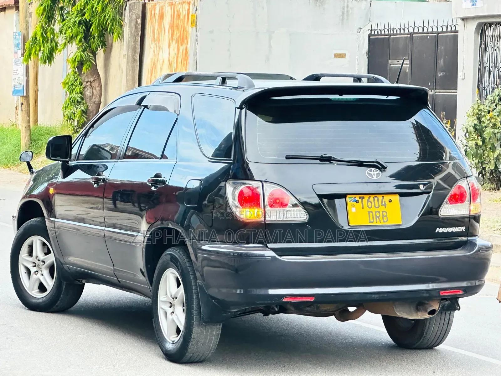 Toyota Harrier 2001 Black