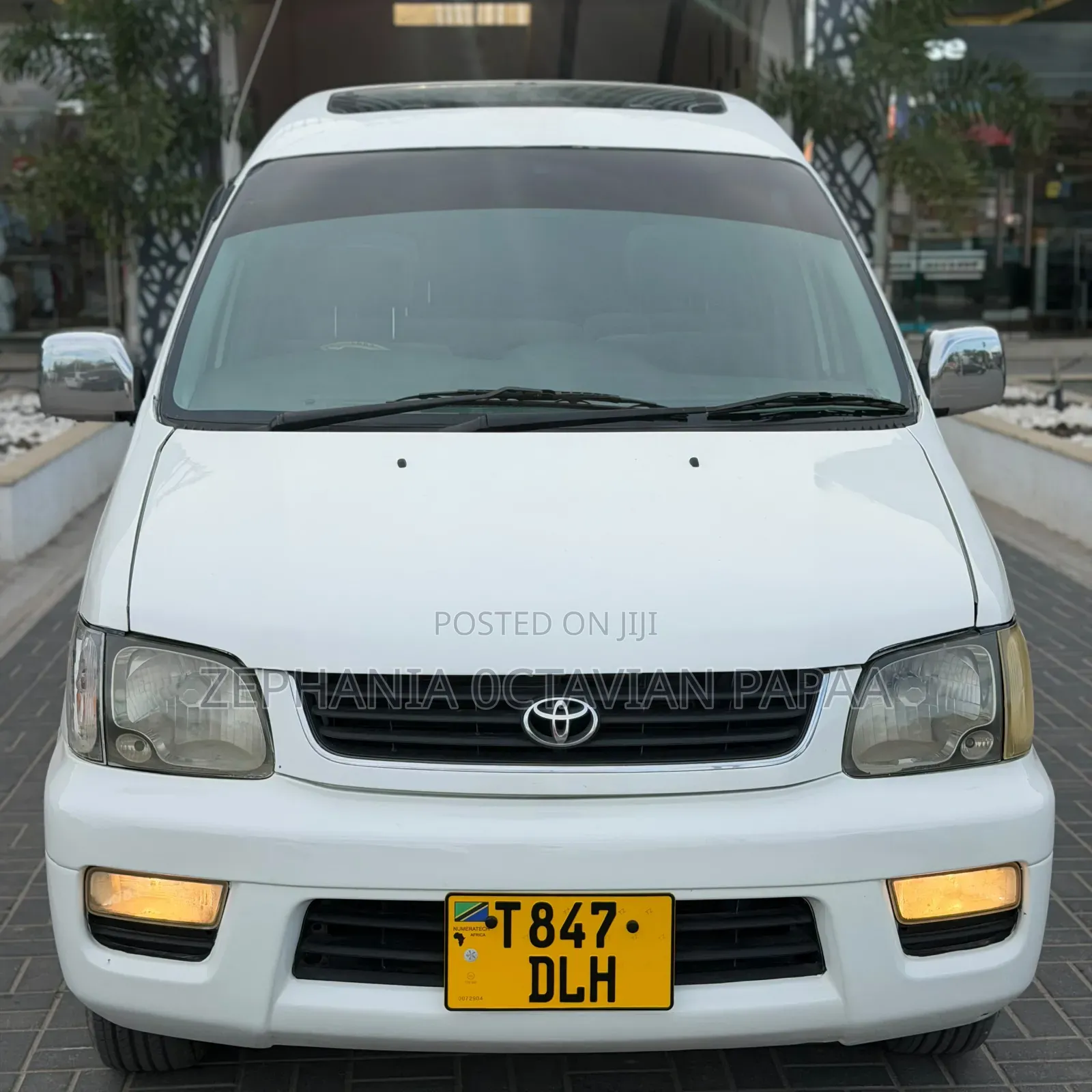 Toyota Noah 2001 White
