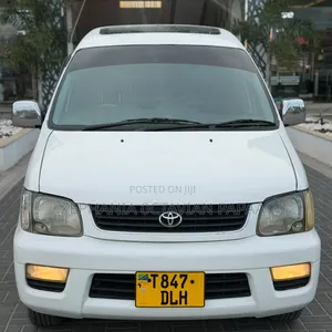 Toyota Noah 2001 White