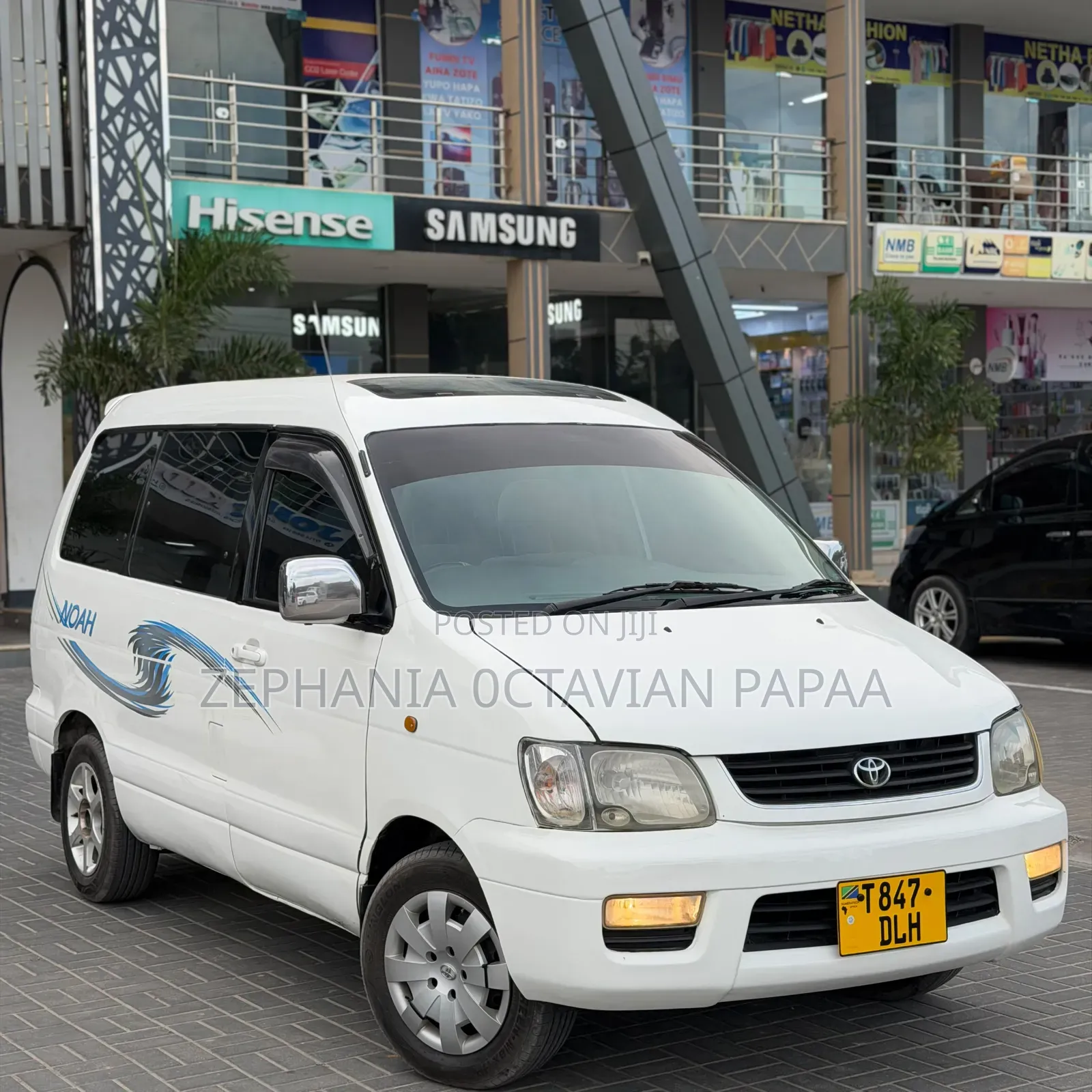 Toyota Noah 2001 White