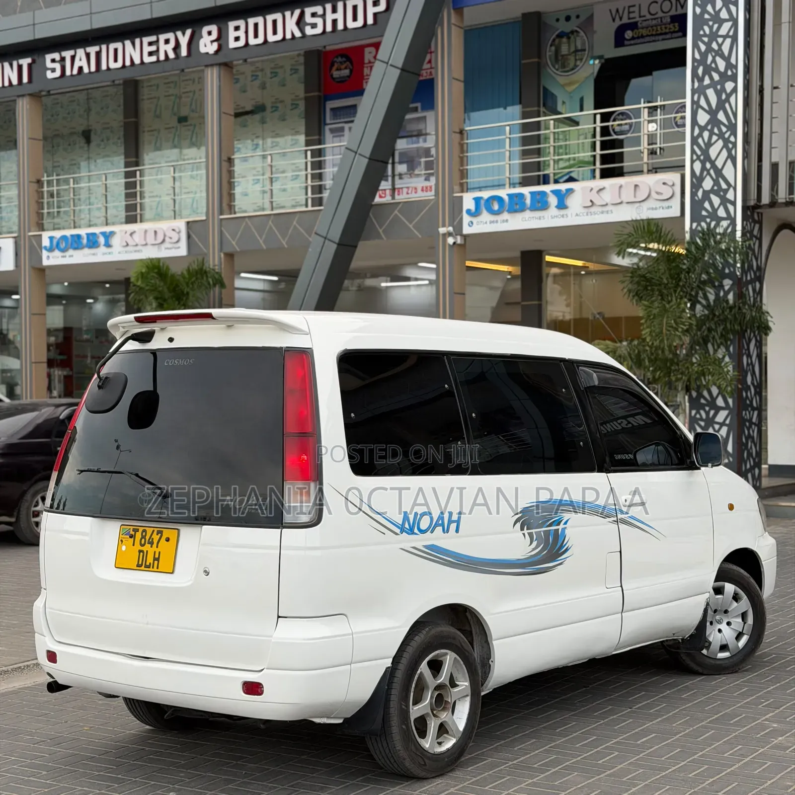 Toyota Noah 2001 White