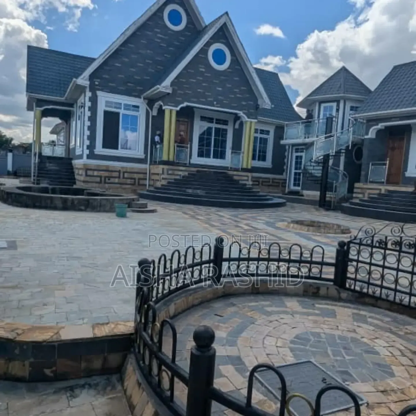 9bdrm House in Mbezi for sale