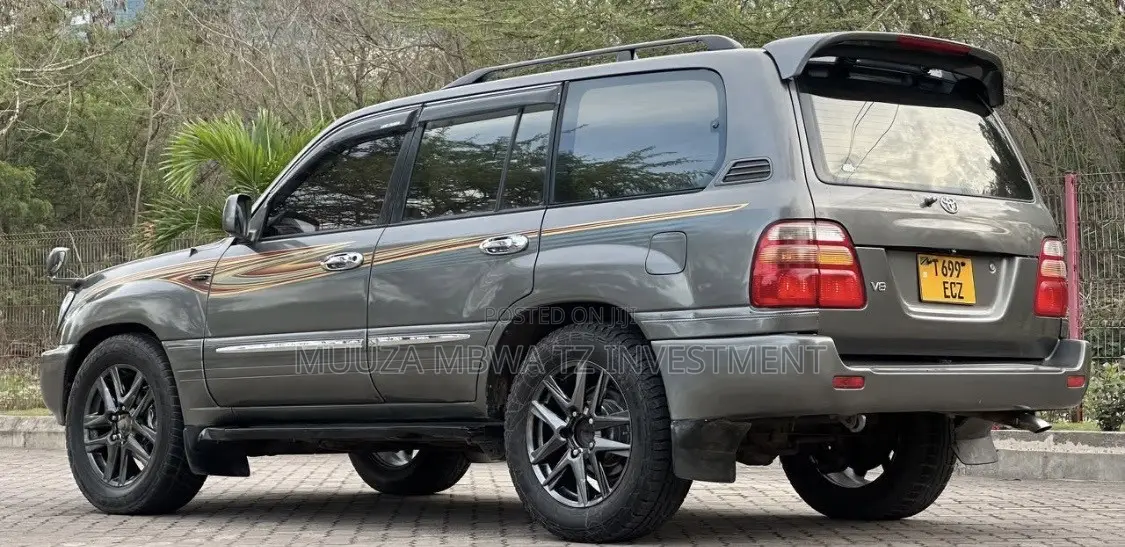 Toyota Land Cruiser 2001 Gold