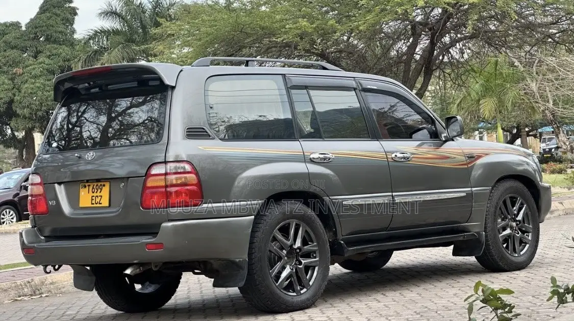 Toyota Land Cruiser 2001 Gold