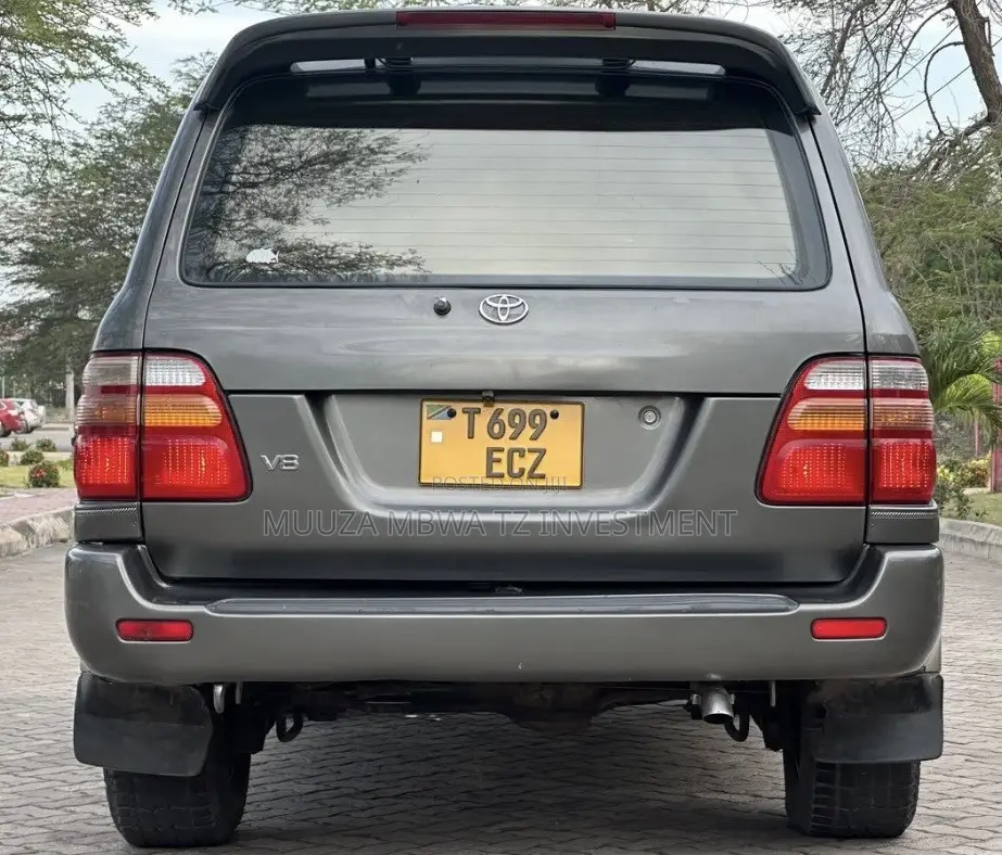 Toyota Land Cruiser 2001 Gold