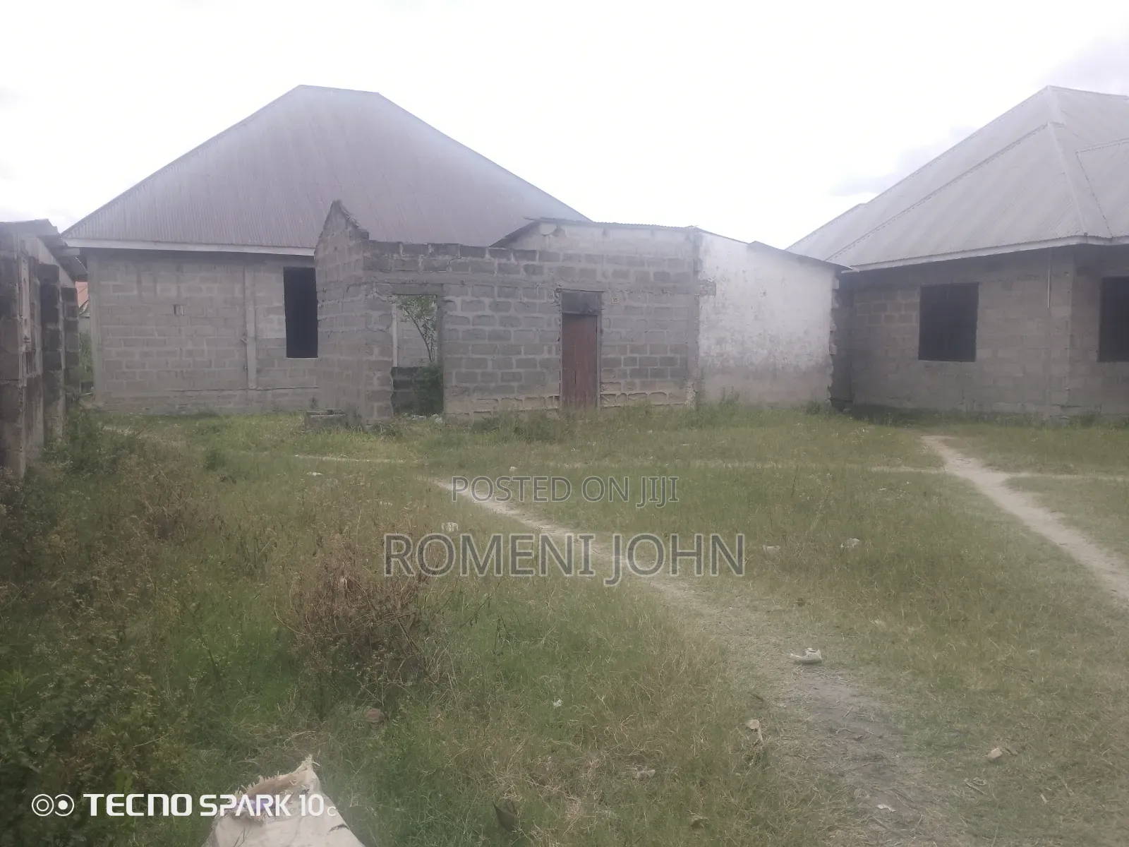 Eneo Sqmita 400 Linauzwa Milioni 9,000,000/ Gongolamboto Majohe Viwege