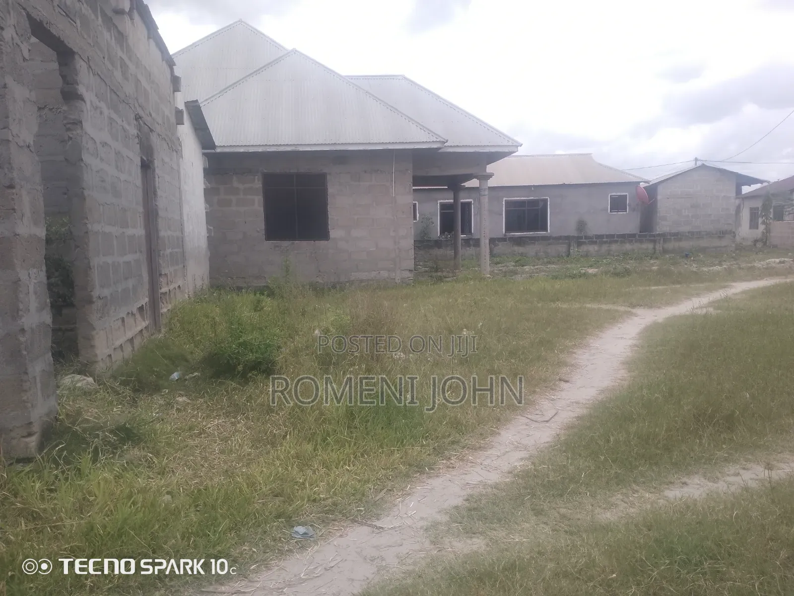 Eneo Sqmita 400 Linauzwa Milioni 9,000,000/ Gongolamboto Majohe Viwege