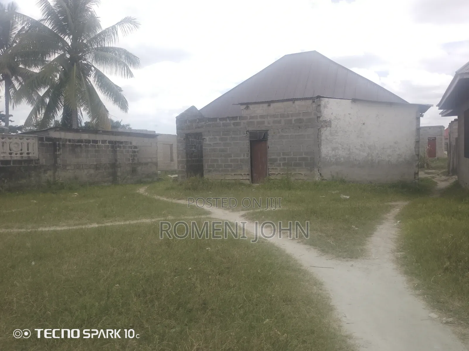 Eneo Sqmita 400 Linauzwa Milioni 9,000,000/ Gongolamboto Majohe Viwege