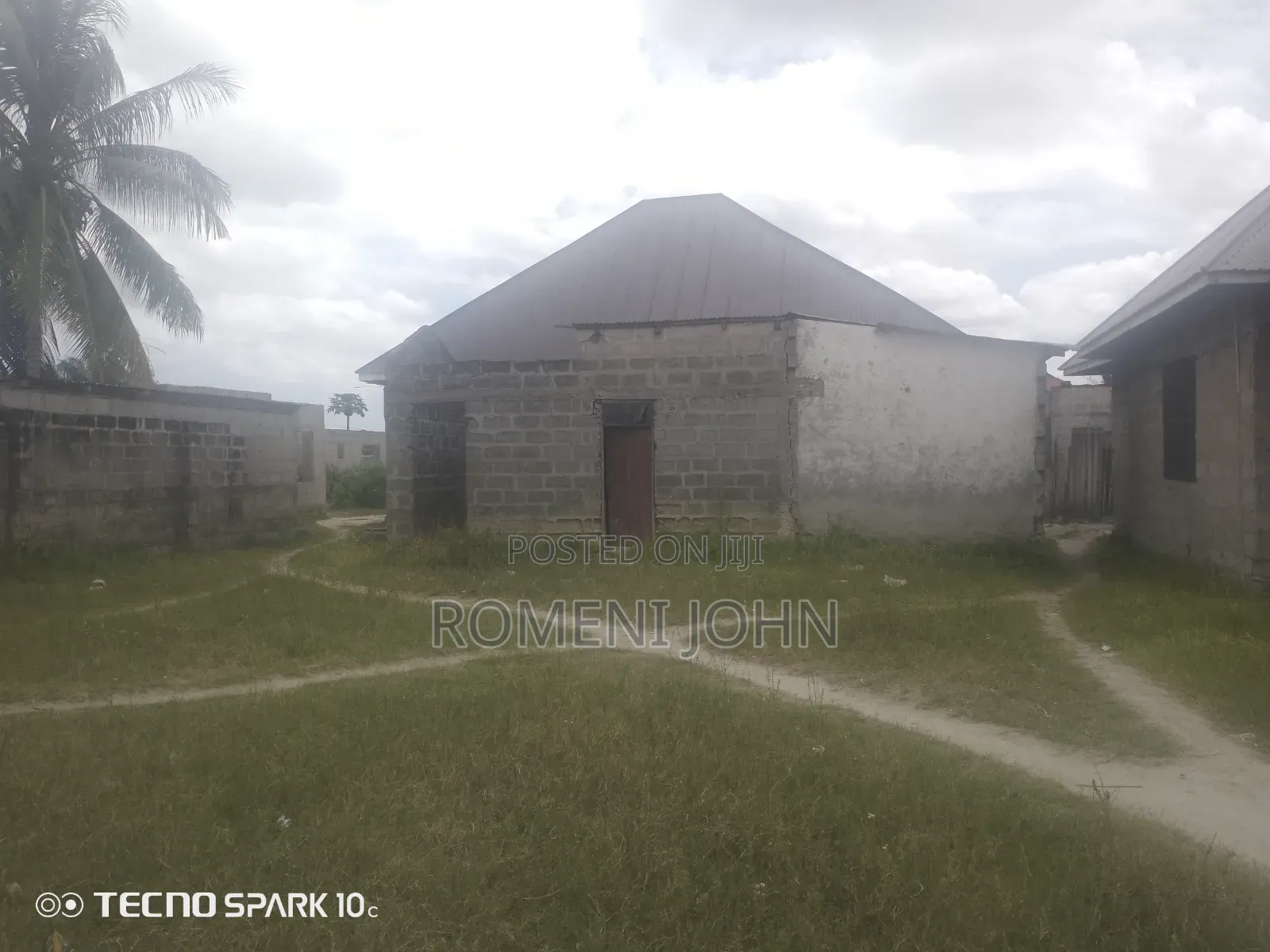Eneo Sqmita 400 Linauzwa Milioni 9,000,000/ Gongolamboto Majohe Viwege