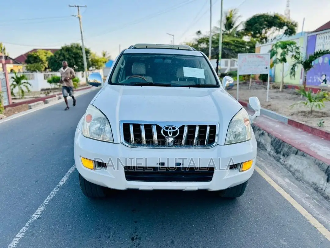 Toyota Land Cruiser Prado 2006 White