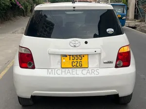 Toyota IST 2006 White