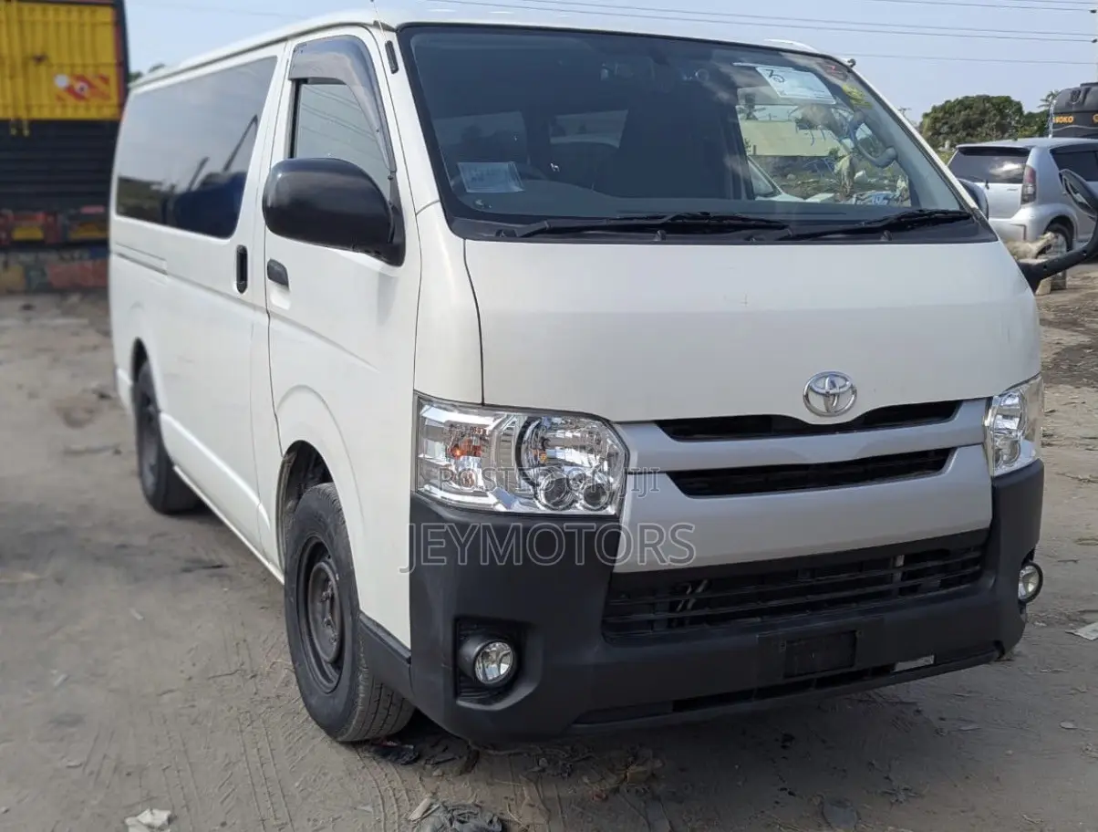 Toyota HiAce 2016 White
