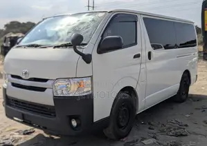 Toyota HiAce 2016 White
