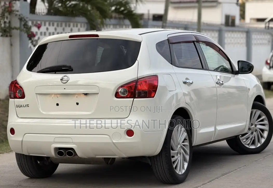 Nissan Dualis 2012 Pearl