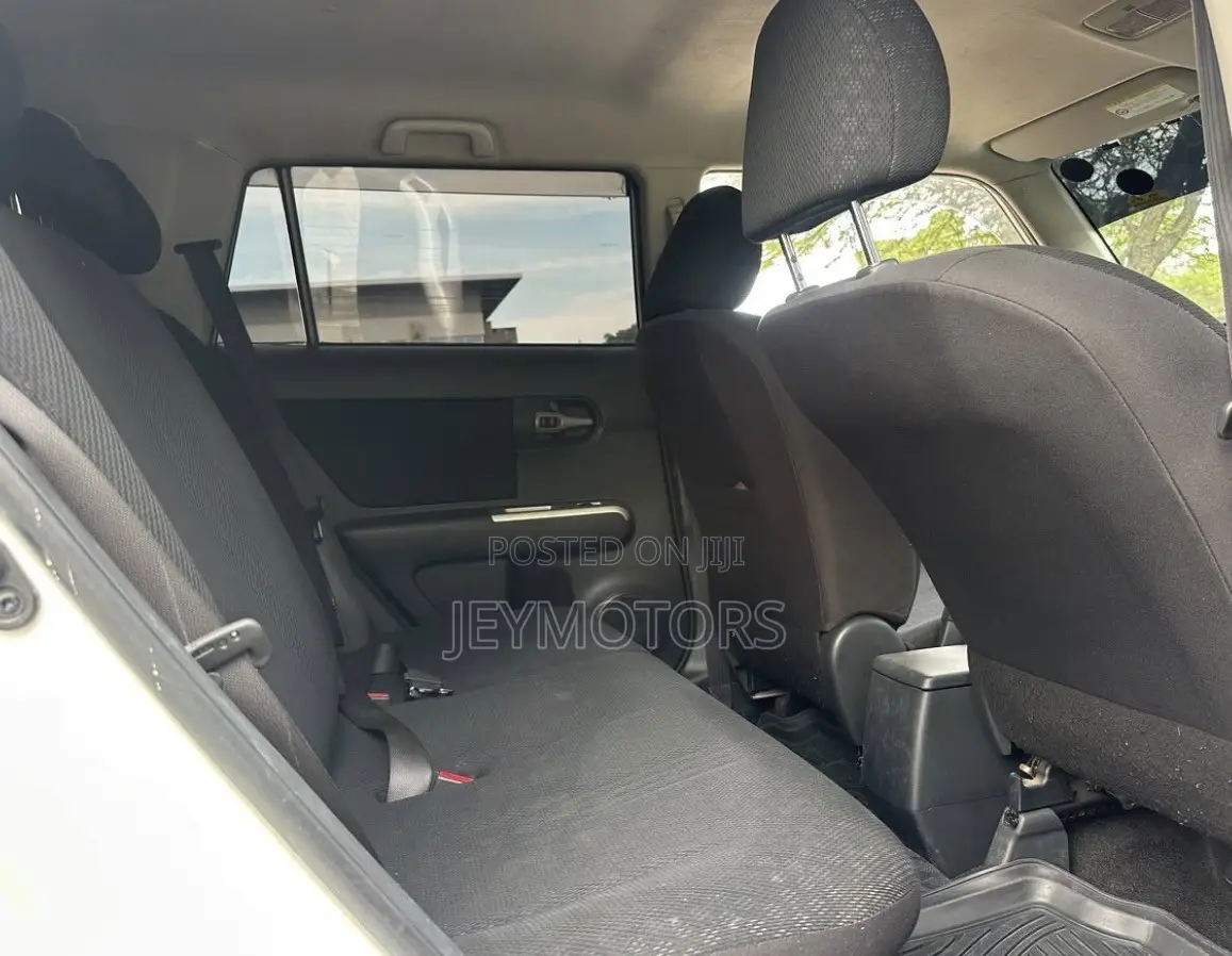 Toyota Corolla Rumion 2009 White