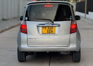 Toyota Ractis 2007 Silver