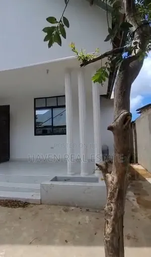 4bdrm House in Mjini for rent