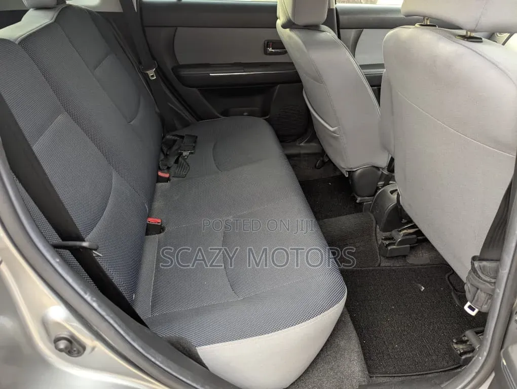 Mazda Verisa 2009 Silver