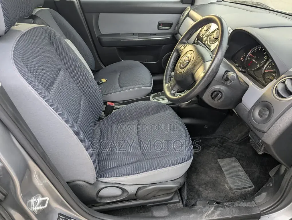 Mazda Verisa 2009 Silver
