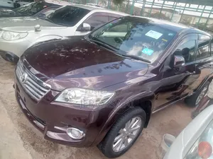 Toyota Vanguard 2010 Maroon
