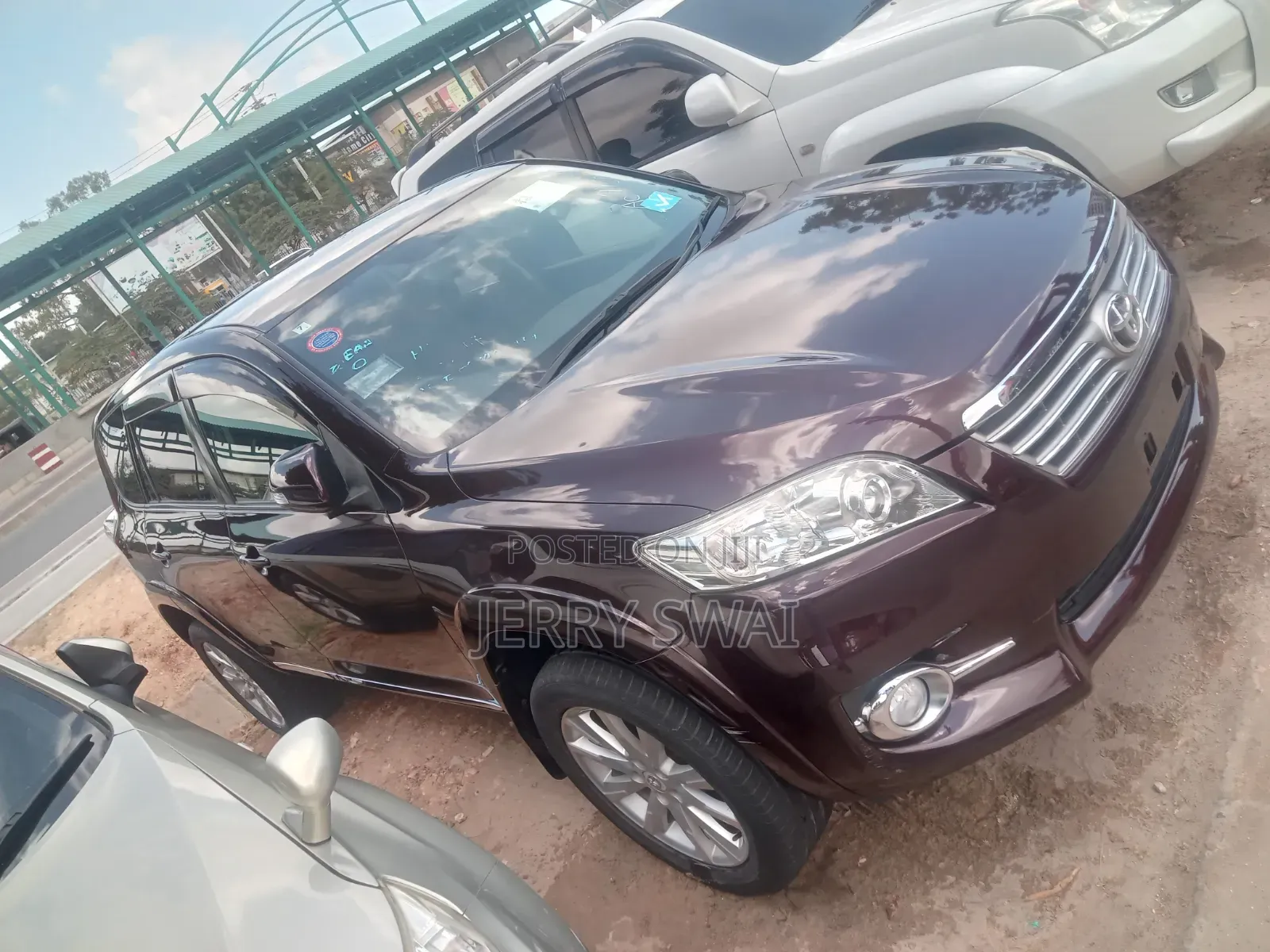 Toyota Vanguard 2010 Maroon
