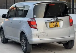 Toyota Ractis 2008 Gray