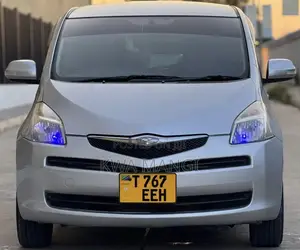 Toyota Ractis 2008 Gray