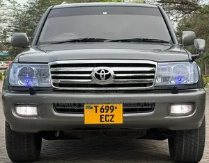 Toyota Land Cruiser 2001 Gray