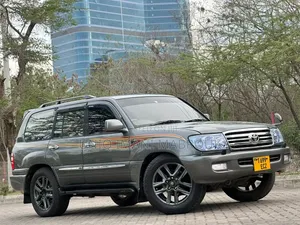 Toyota Land Cruiser 2001 Gray