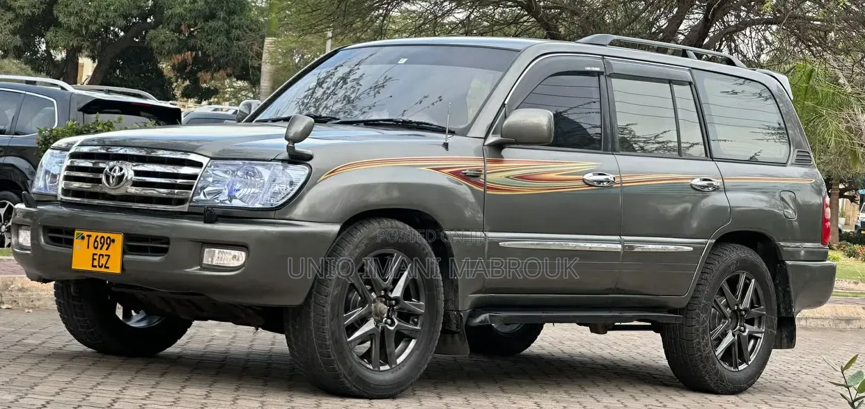 Toyota Land Cruiser 2001 Gray